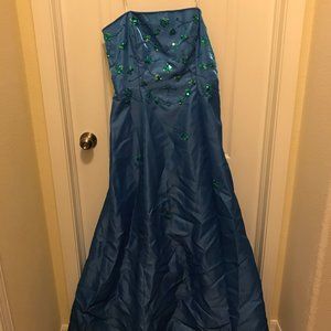 Morgan & Co. Prom Dress